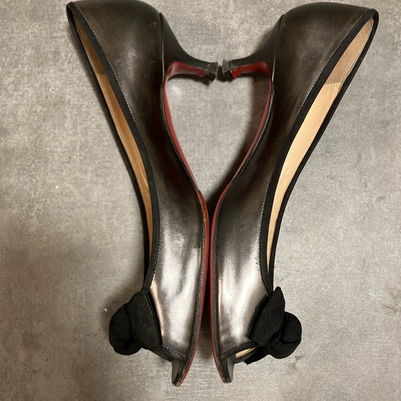 Louboutin silver shoes - Picture 2 of 5